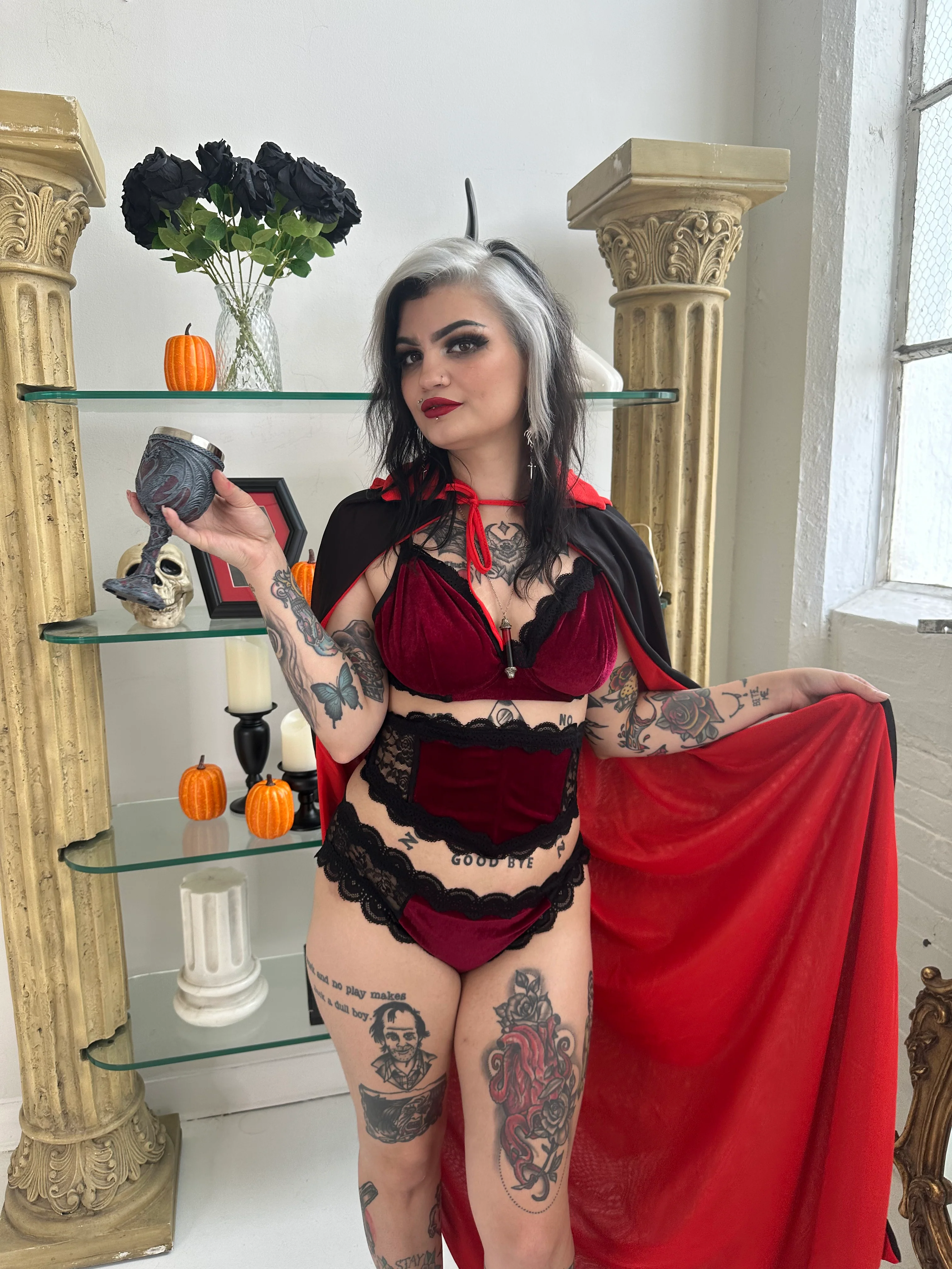 I Vant You Velvet Corset - Image 5